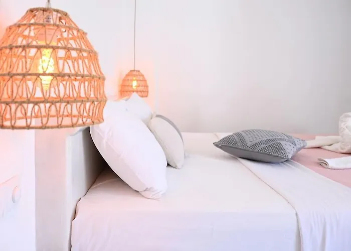 Cycladic Nest In Dryopida * Kythnos