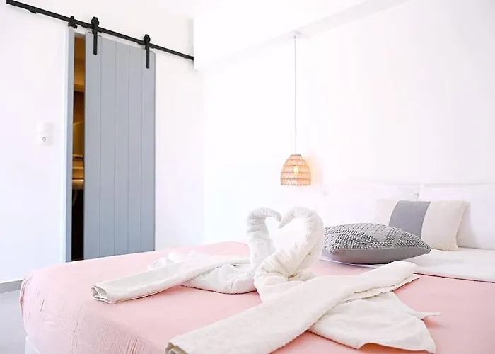 Cycladic Nest In Dryopida