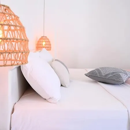 Cycladic Nest In Dryopida * Kythnos