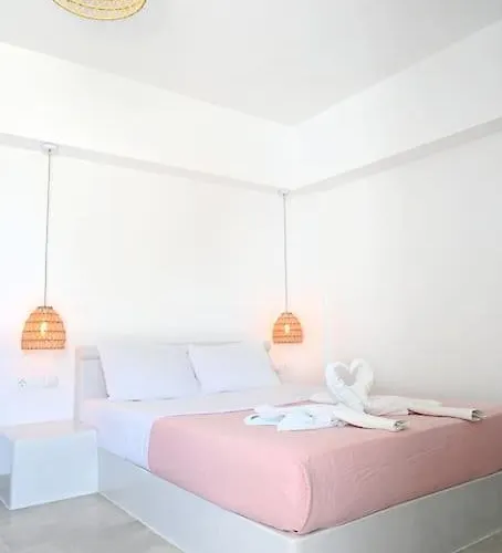 Cycladic Nest In Dryopida *